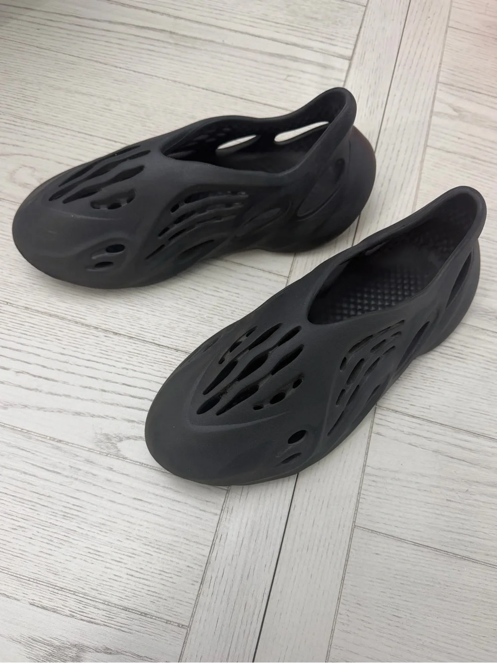 Black Yeezy Adidas Foam Slip-On Clog Shoes in Black